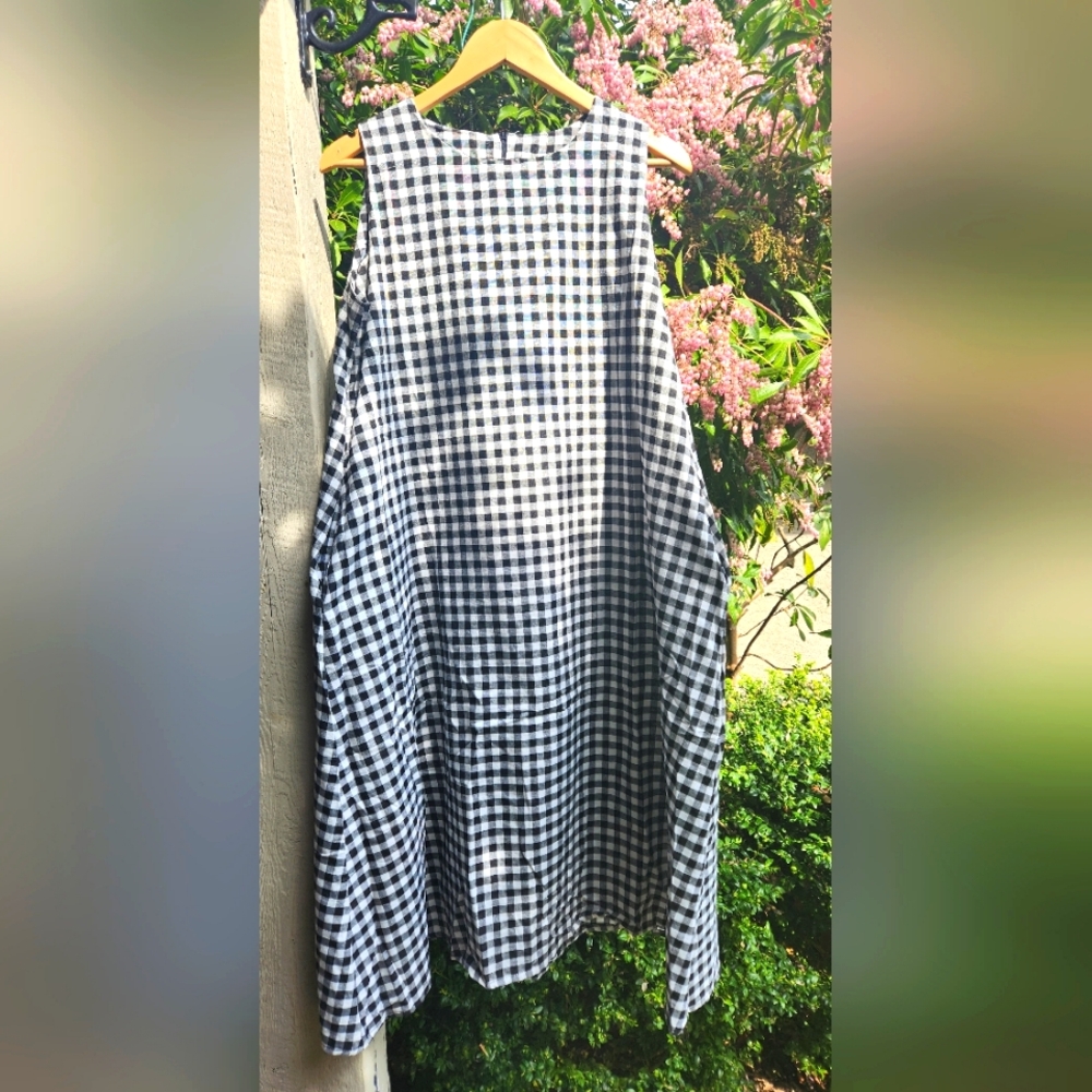 Black and White Gingham Sleeveless Dress